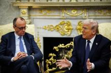 Donald Trump (derecha), y el canciller alemán, Friedrich Merz,