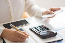 pago impuestos Freepik