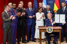 El presidente Daniel Noboa y otros mandatarios de la región junto a Donald Trump, luego de la firma del Compromiso con la lucha contra actividades delictivas de los carteles, en Miami.