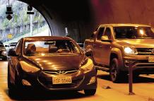Movilidad. El carril central del túnel, que originalmente estaba destinado para emergencias, fue habilitado para mejorar la fluidez del tránsito en la zona.