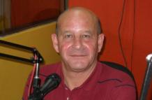 El periodista deportivo Simón Cañarte estuvo al aire la noche del viernes 13 de marzo en el programa Amarillo es el color.