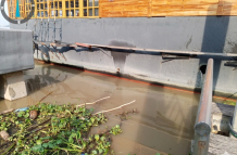 Descargas de aceite en el río Guayas