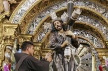 La procesión Jesús del Gran Poder es una de las mayores celebraciones religiosas que concentra a los fieles católicos.