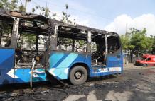 daños en bus de Metrovía por incendio
