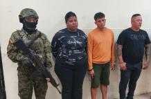 Tres personas señaladas como integrantes del grupo delictivo organizado Los Choneros fueron aprehendidas