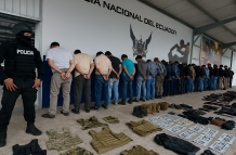 Un juez dictó prisión preventiva contra veinte personas que fueron capturadas tras presuntamente simular un operativo, vestidos como militares, para intentar asaltar una empresa,