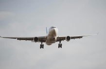 España cierra su espacio aereo