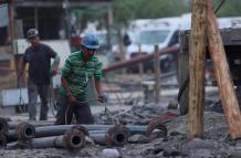 Voluntarios trabajan en el rescate de mineros Mexico