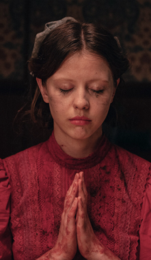 Mia Goth en una escena clave de Pearl