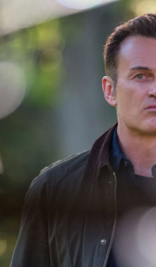 Adiós a Julian McMahon: Causa de Muerte y Carrera Actoral