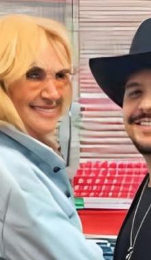 Adela Micha y Christian Nodal.