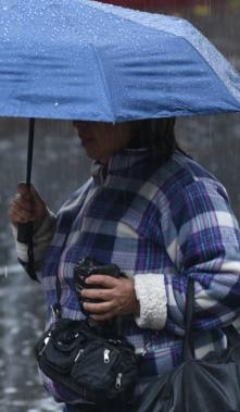 El Inamhi alertó que las lluvias intensas y tormentas eléctricas podrían causar acumulación de agua, inundaciones y problemas en el tránsito.