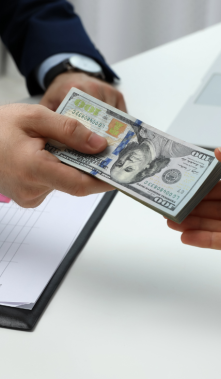 Cada empleador debe pagar el décimo tercero correspondiente al período en que el trabajador estuvo en su nómina.