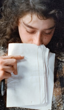 Odessa A’zion atraviesa uno de los momentos más visibles de su carrera. Aunque no logró la esperada nominación al Óscar, su trabajo en Marty Supreme y su participación en la exitosa serie I Love L.A