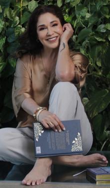 Verónica Jurado autora de Vuelo a la infancia