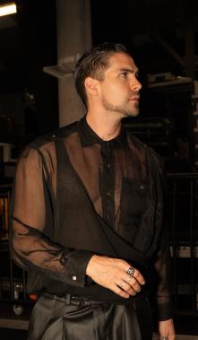 Johann Vera en la alfombra roja de Premio Lo Nuestro