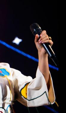 Brenda tiene 29 años.