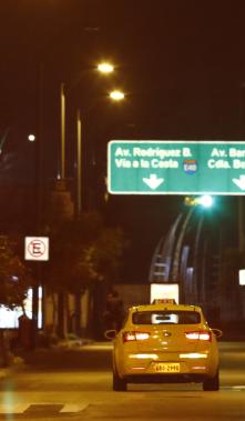 El toque de queda en Ecuador restringe la movilidad nocturna en cuatro provincias de la Costa.