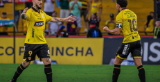 Darío Benedetto y Joao Rojas jugadores de Barcelona SC.