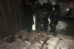 Un operativo dejó como resultado la incautación de una tonelada y media de droga y la detención de siete personas.