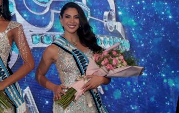 Reina de Guayaquil, Jennifer Tutivén. La acompañan, Milena Bastidas, virreina, y María José Silva, Estrella de Octubre.