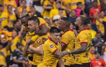 Octavio Rivero se mandó un doblete ante Emelec en el Clásico del Astillero.