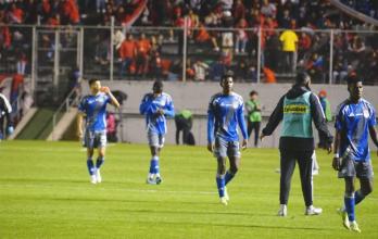 Emelec con dos expulsados ante El Nacional en Quito.