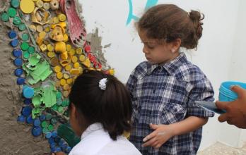 Ornella trabajando en el eco mural