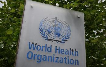 Estados Unidos aporta entre 400 y 500 millones de dólares anuales a la Organización Mundial de la Salud (OMS).
