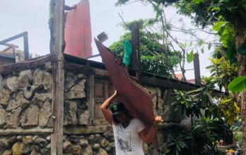 Mimi Barona surf Ecuador