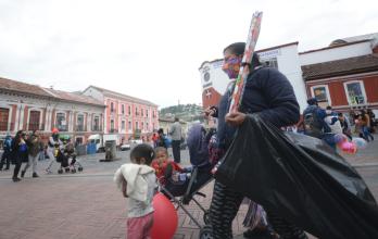 La capital vivió aglomeraciones, incumplimientos y mendicidad en la Navidad.
