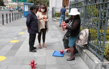 La capital vivió aglomeraciones, incumplimientos y mendicidad en la Navidad.