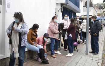 EN LAS AFUERAS DE LA E (6953898)