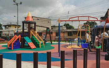 Inversion de USD 250 Mil se inauguran 2 parques en el sur 8