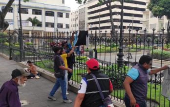 Municipio retiro ropa colgada por migrantes e indigentes 8