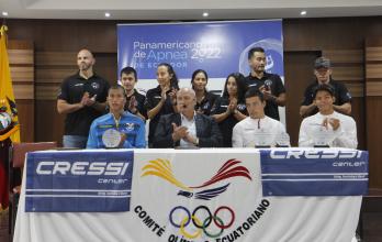 Jeremy Menoscal campeón mundial aletas