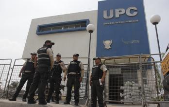 policias atrincherados (9305252)