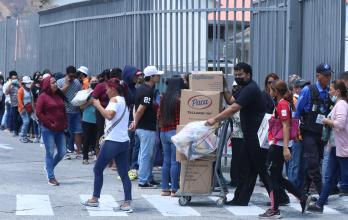 COMPRAS EN ALMACENES C (9411046)