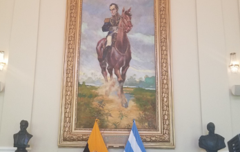 La reunión con directivos de hospitales y centros de salud se efectuó en el salón Simón Bolívar del edficio de la Gobernación del Guayas.