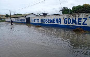 Escuela inundada, Salitre
