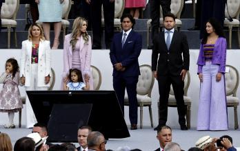 Nicolás Petro Burgos, hijo del presidente Gustavo Petro (3-i) junto a su exesposa Day Vásquez (2-i) en la ceremonia de investidura del presidente Gustavo Petro,en una fotografía de archivo.