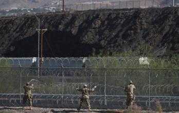 Denuncian que Texas extiende su polémica cerca en la frontera