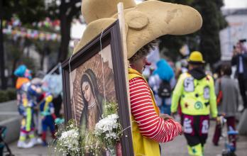 Payasos mexicanos peregrinan a Basílica para celebrar y agradecer a la Virgen de Guadalupe