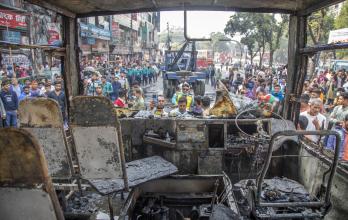 Se incendia un autobús en la ciudad de Dacca que deja cuatro muertos