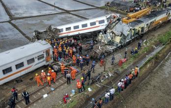 Colisión de trenes mata al menos a cuatro personas en Bandung, Java Occidental