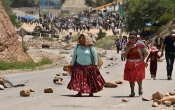 Tercer día de bloqueos en Bolivia por afines a Evo Morales que exigen renuncia de jueces