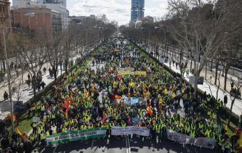 Los tractores llegan de nuevo a Madrid y son recibidos por miles de manifestantes a pie
