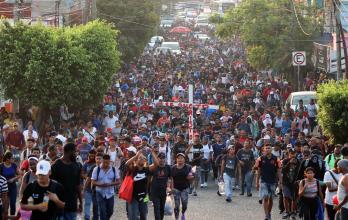 Un 'Viacrucis' de 3.000 migrantes parte del sur México para pedir mejores políticas