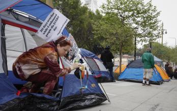 Supremo de EE.UU. debate si es legal multar a personas sin hogar por dormir en la calle