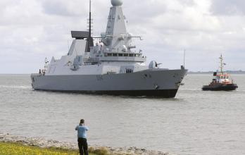 La Marina británica derriba un misil de los hutíes a buques mercantes en el mar Rojo